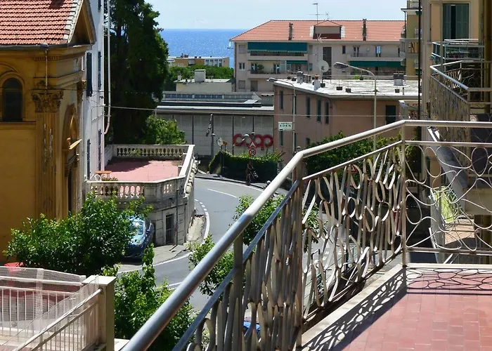 Mare Foce E Centro 圣雷默